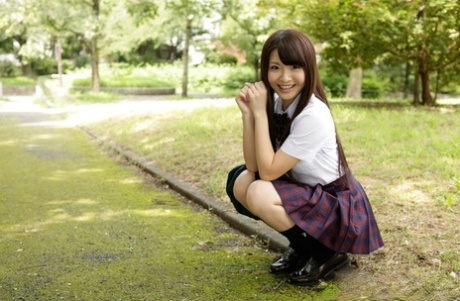 japanese schoolgirl hot sexy photos