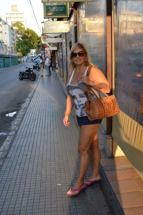 fat milf art porn galleries