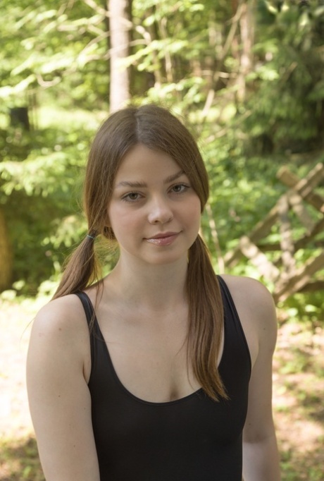 teen outdoor pretty pic