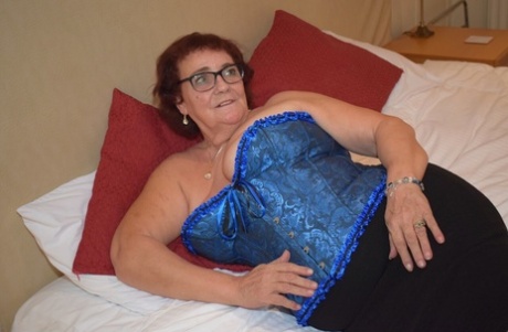 thick granny sexy nude galleries