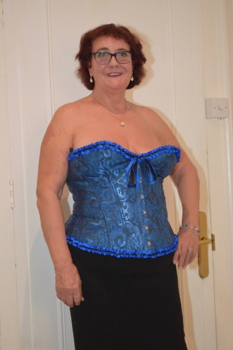 thick granny sex pic
