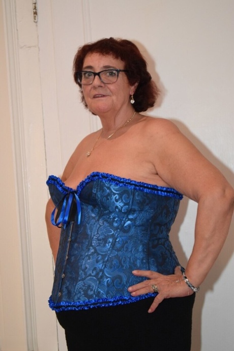 amateur granny top photo
