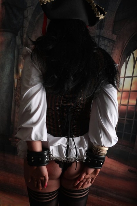 mature bondage pretty img