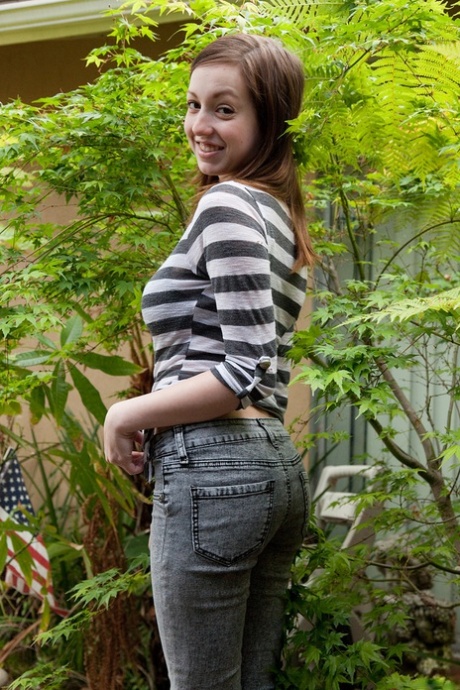 Victoria Voss model adult gallery