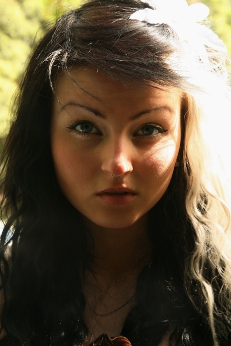 Veronica Lavery sexy star image