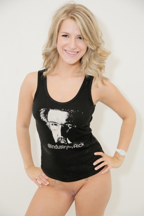 Dixie Belle model top pictures