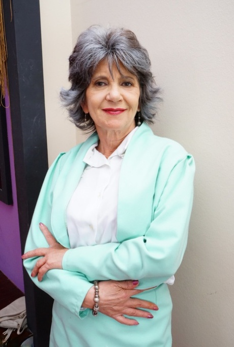 granny over 70 free sex photos