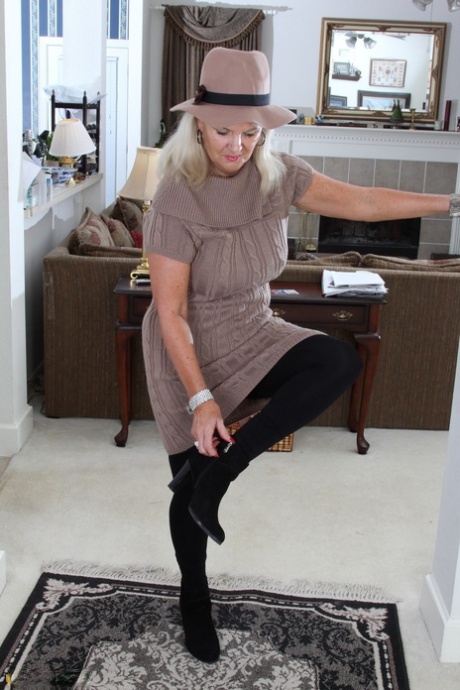 Judy Mayflower pornstar adult photo