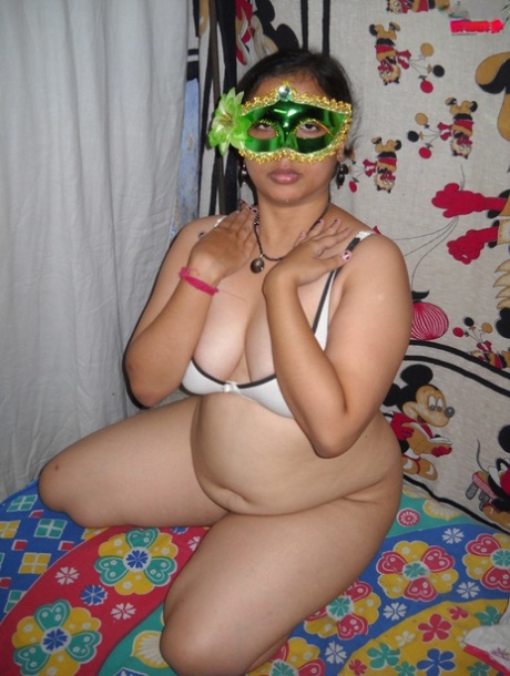 indian milf sexy naked galleries