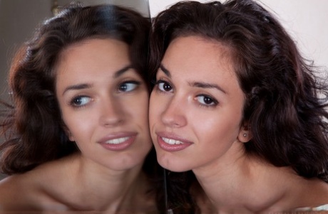 mirror hot sex galleries