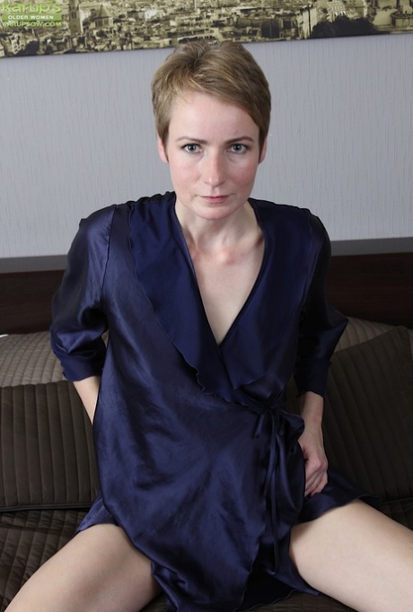 Sweet Nensy nude model image