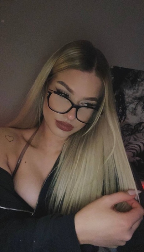 amateur teen selfie erotic img
