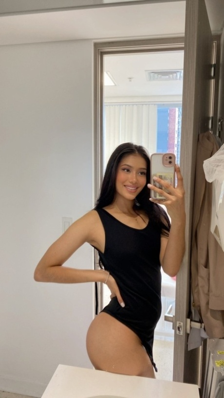 mirror selfie naked archive