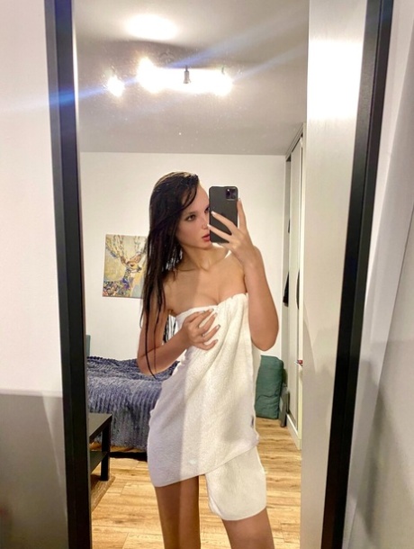 mirror selfie xxx pic