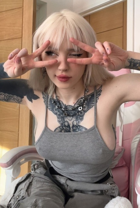 smooth armpits erotic images