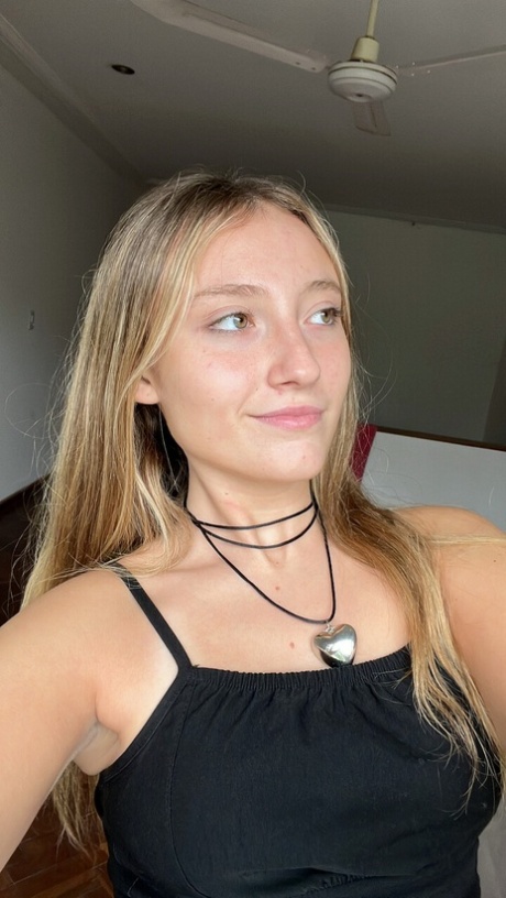 exotic teen hot naked image