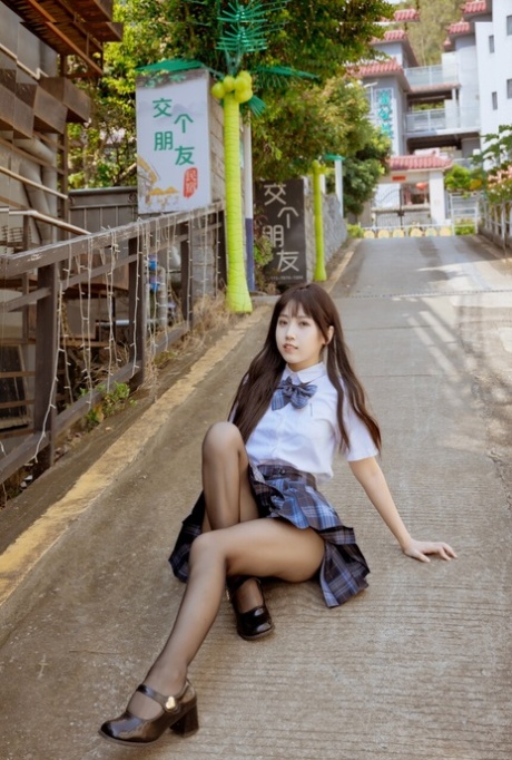 asian schoolgirl exclusive image