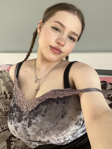 thick big tits free naked img