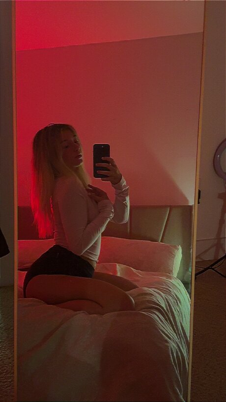 blonde selfie free porn photos