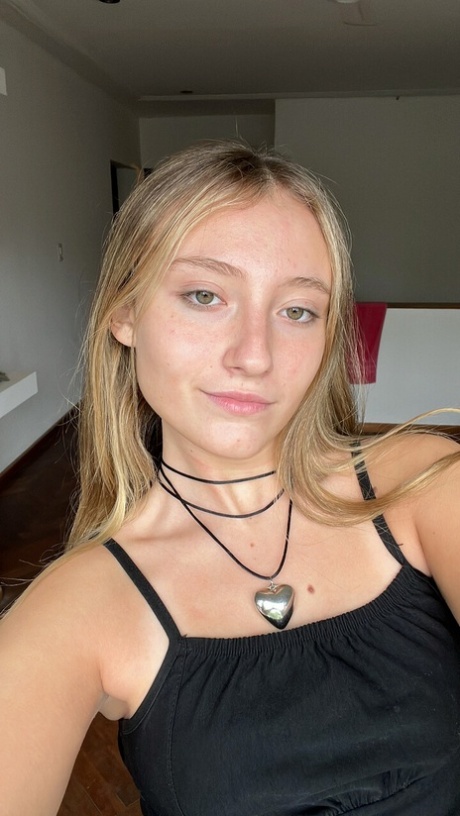 cute amateur adult pics