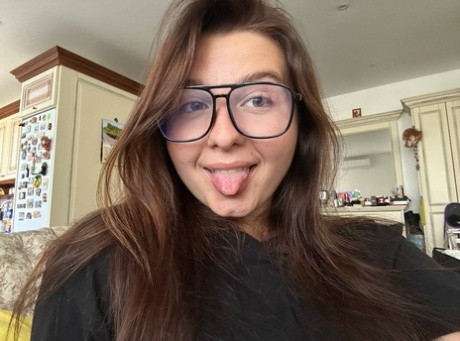 curvy glasses beautiful nude images