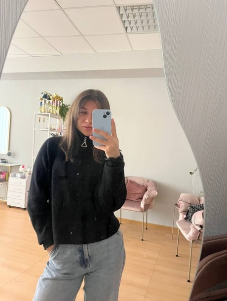 amateur teen selfie naked images