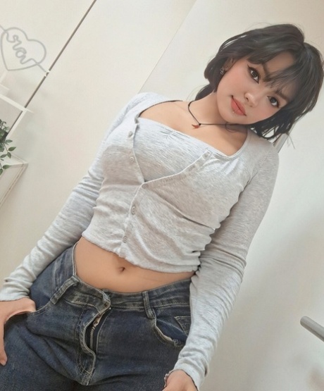 latina babe erotic archive
