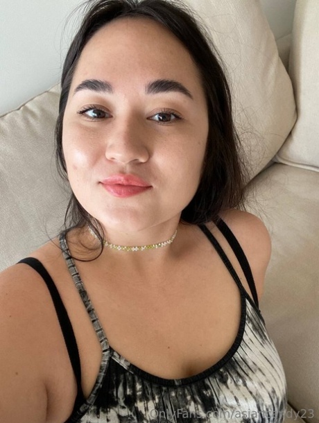 curvy asian hot naked pics