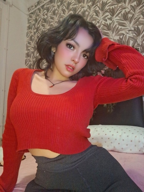 latina babe exclusive pics