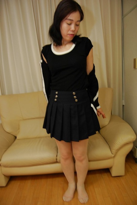 asian undressing free sexy images