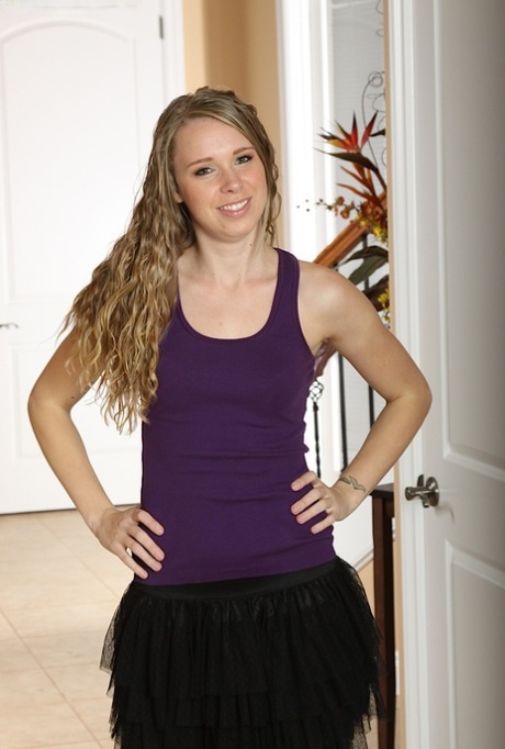 Anna Stevens star perfect image