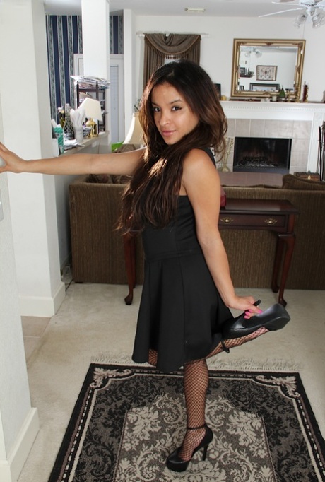 Viviann Wood pretty pornstar pic