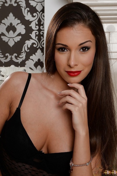 Lia Taylor best star image