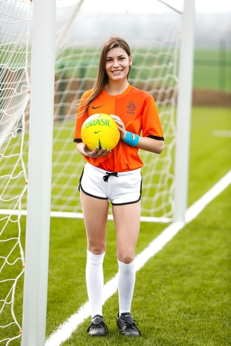 Lilly Peterson pretty actress photo