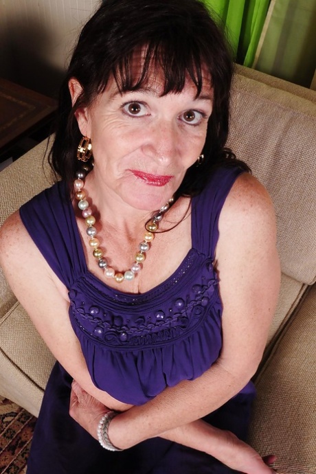 old granny tits naked pictures