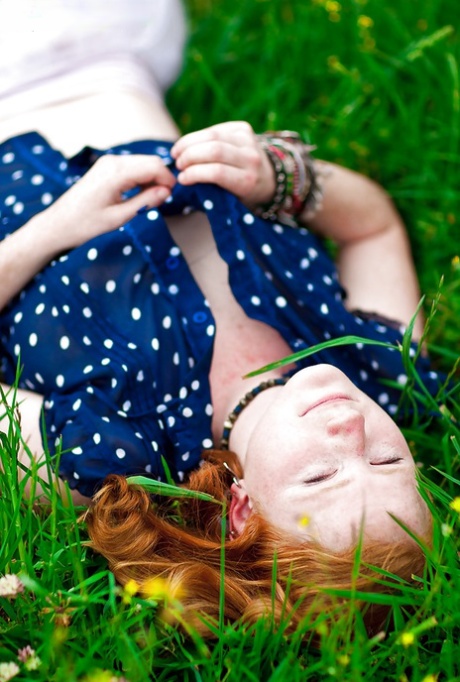 amateur redhead exclusive pictures