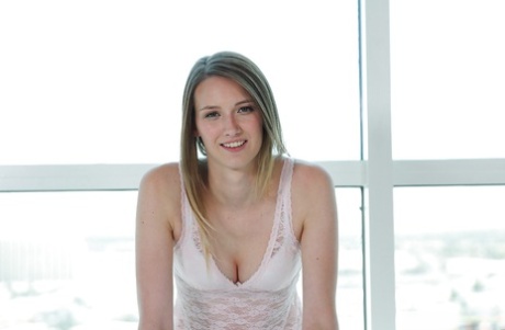 Sophia Wilde hot actress archive