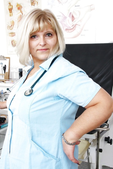 mature nurse free xxx photo