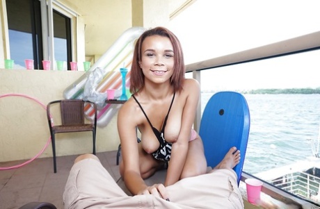 teen natural tits naked picture