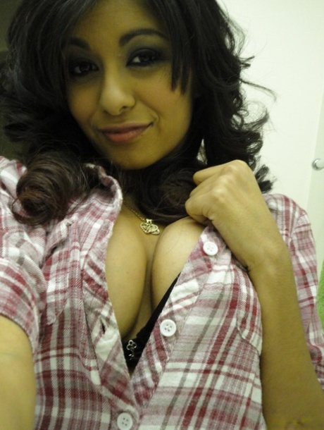 Ruby Rayes beautiful pornstar pictures