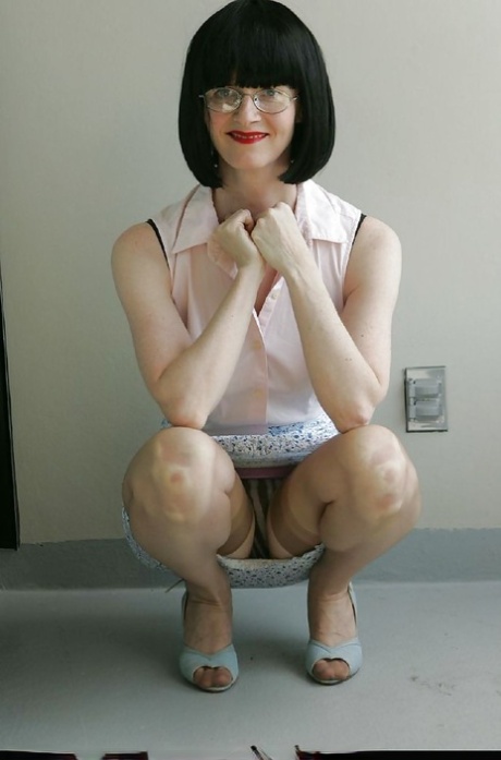 Naughty Julia sex model image