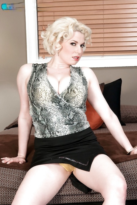 Goldie Ray pornographic star photo