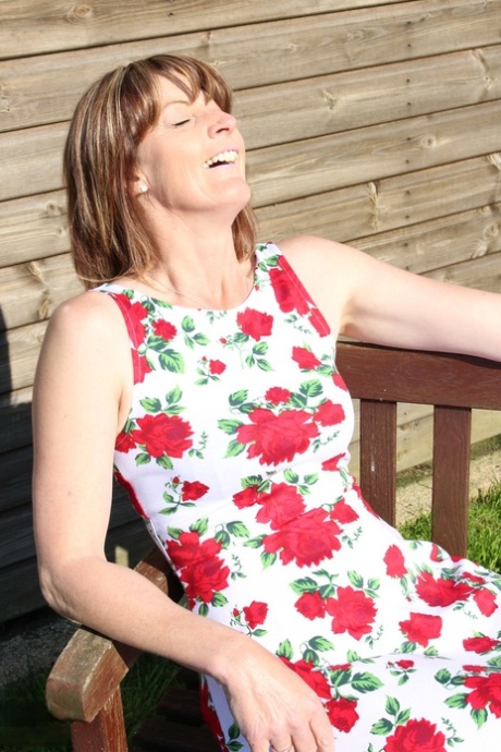 mature dress porno pic
