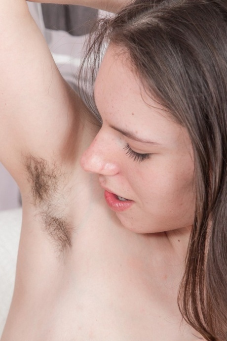 teen armpit hot photo