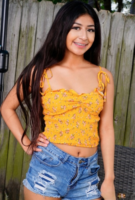 exotic teen beautiful xxx photo