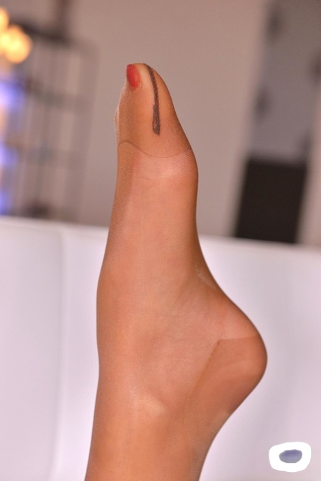 pantyhose feet sexy nude photos