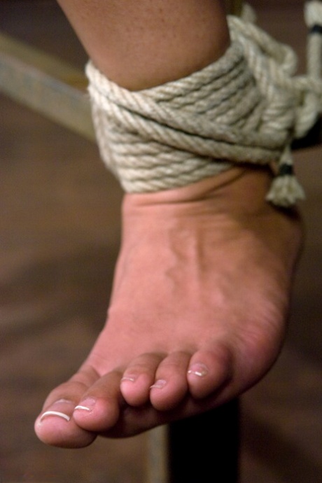feet tease sexy nude photos