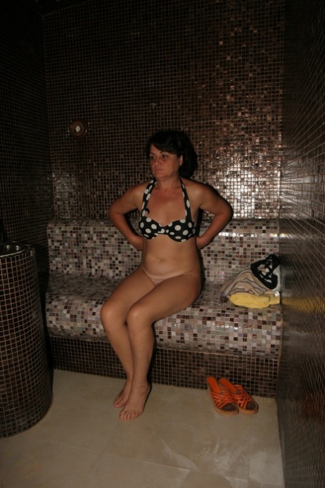 mature undressing sexy nudes pictures