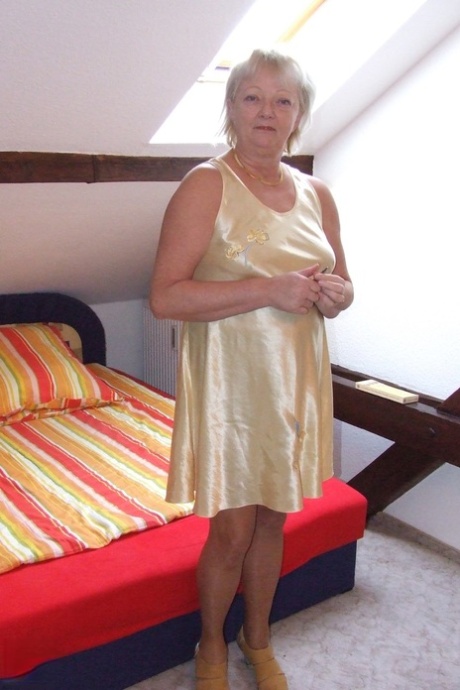 mature skirt art porn photos