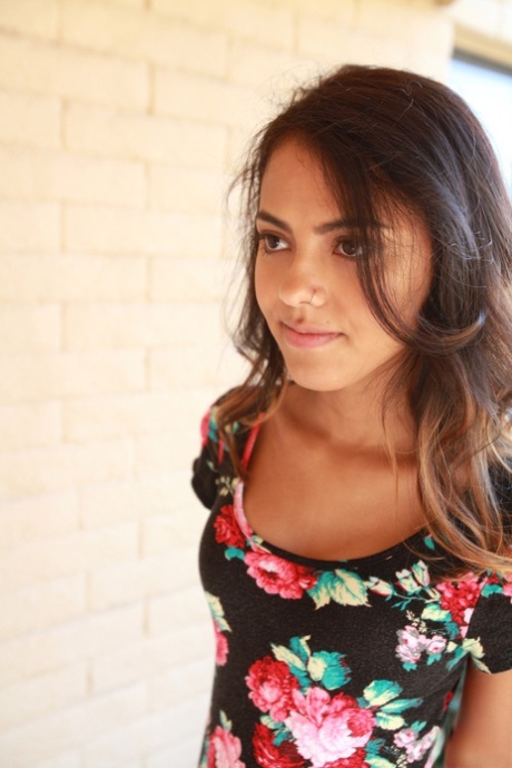 petite latina naked picture